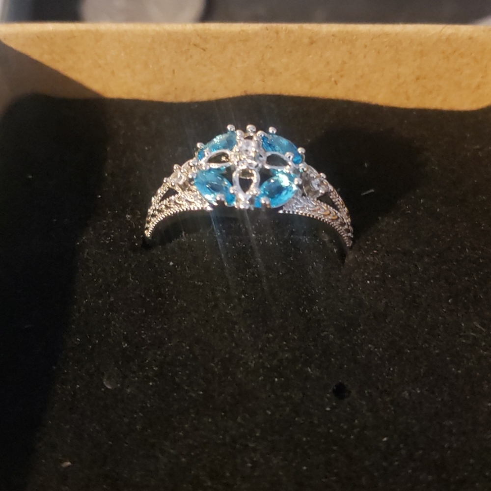 Women ring - Picture 2 of 5